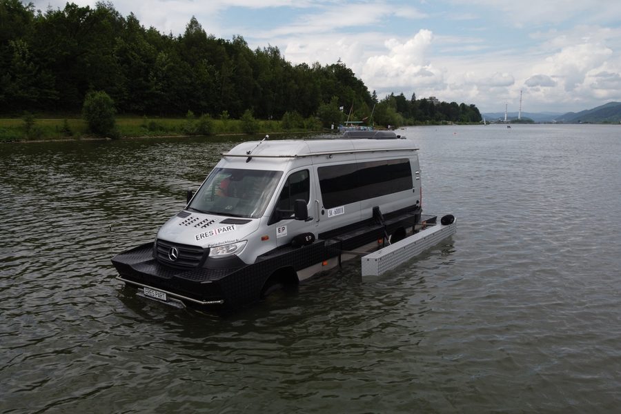 RiverVan Trimaran EP1 on the water