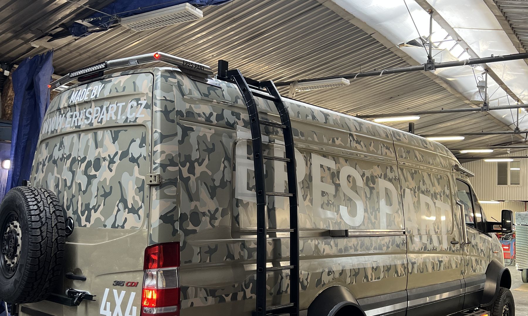 Offroad Sprinter 4×4 in camouflage wrap
