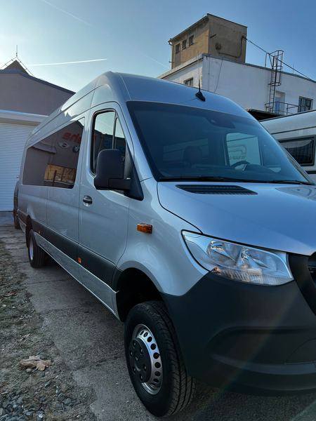 The base vehicle: Mercedes-Benz Sprinter 4×4 before the conversion